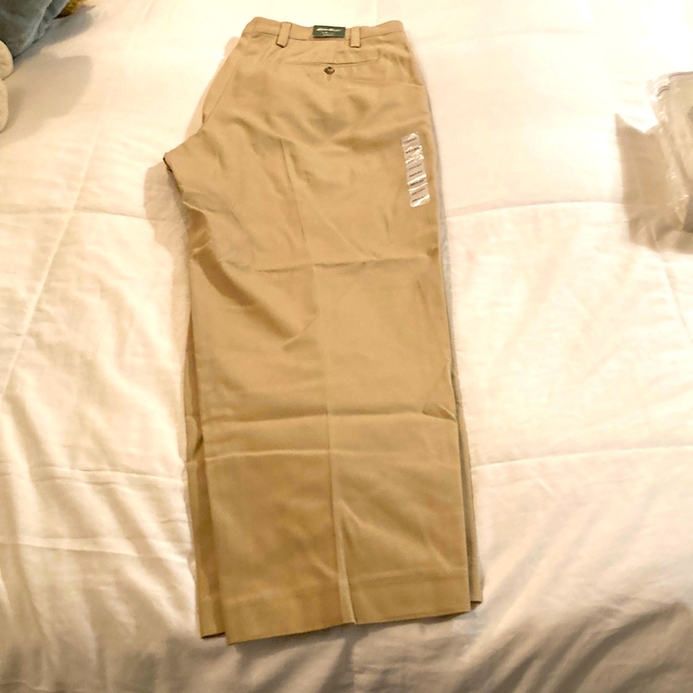 Men’s Classic Fit Wrinkle and Stain Resistant Pants